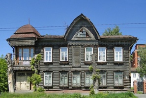 Поликлиника XIX века.  Построен в 1875 году. Ул. Анатолия, 104