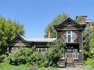 Дом губернского врача
(Дом архитектора). 
Построен в 1909 году. Ул. Анатолия, 106а