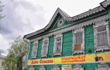 Деревянный двухэтажный жилой дом был построен в 1901 г. Ул. Пушкина, 80